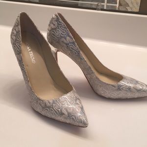 Silver with jacquard white lace stilettos